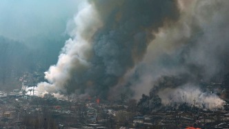 第1现场｜首尔江南区突发火灾，雾霾和颗粒物笼罩城市