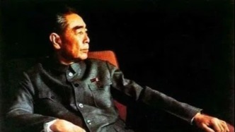 「學(xué)習(xí)恩來」把特務(wù)甩掉后，周恩來在這輛車上會(huì)見“佩劍將軍”