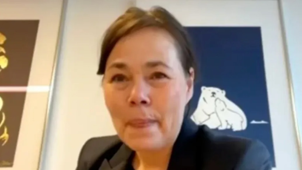 格陵兰岛“外长”与美方会谈后哽咽：太难了，我一般很克制除非克制不住