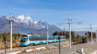 麗江觀光火車入不敷出暫停運營？軌道公司：打了報告提示風(fēng)險