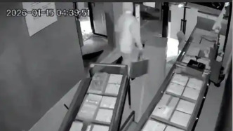 成都警方通报一起金店被盗案：已抓获5名嫌疑人，赃物全部追回