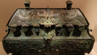 在VR电影《封神前传》里“贴脸”观赏妇好墓重器