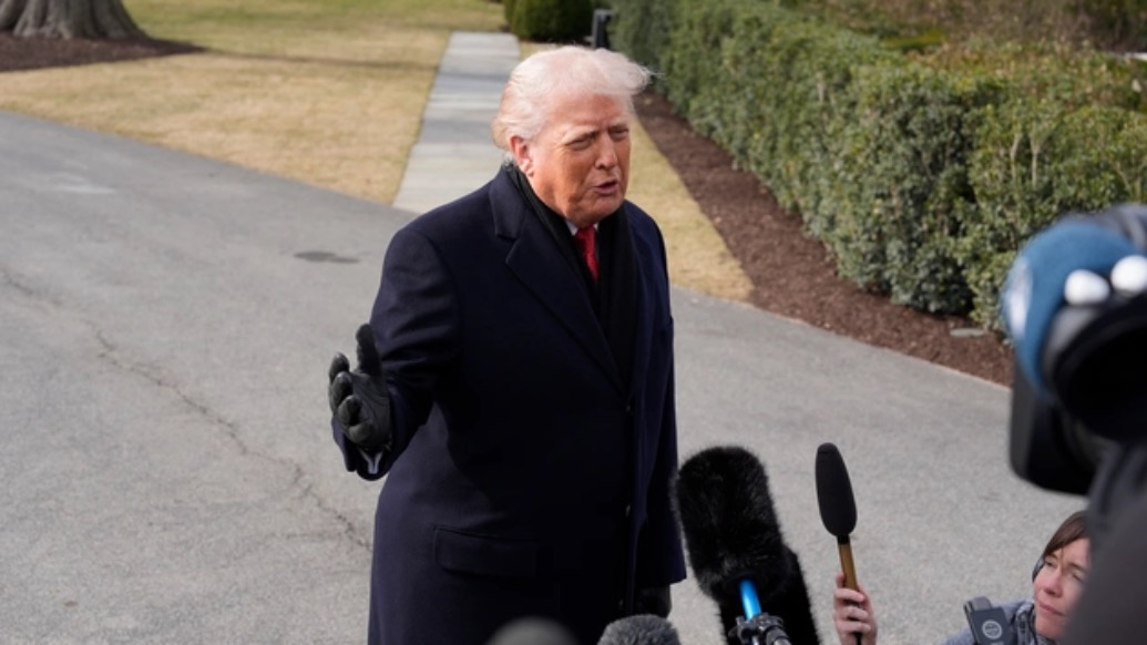 特朗普自曝：我说服了自己，暂缓打击伊朗