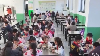 河北井陉县33所农村小学推行免费“校园餐”