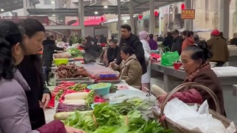 历经四个半月重建，贵州榕江受灾菜场焕新开市