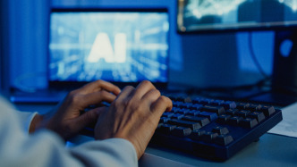 AI入法：一个新条文背后的监管逻辑与产业红利