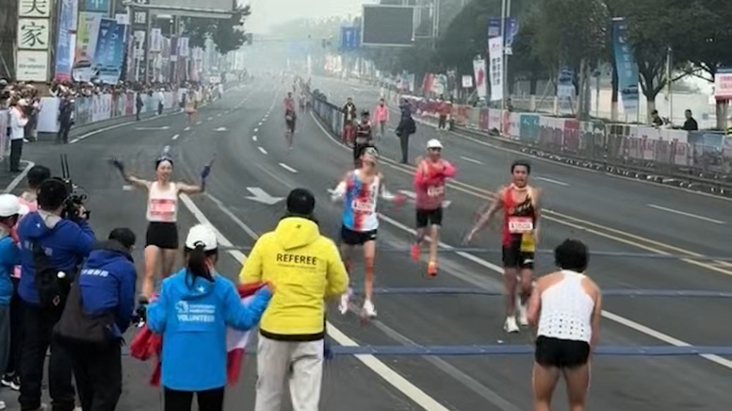 “最快护士”张水华辞职后首跑，获重庆马拉松国际组第六名