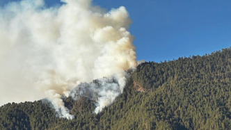 云南貢山縣發(fā)生荒火：火勢得到有效控制，無人傷亡