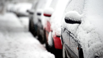 受冰雪天氣影響，安徽界首教育局通知全市中小學(xué)停課兩日