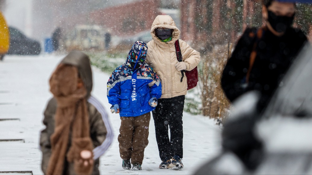 直播丨大范围雨雪冰冻来了，直击2026首场寒潮各地最强时段