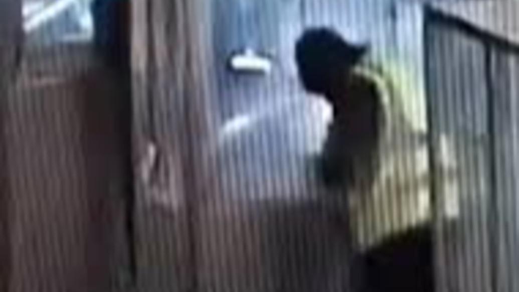 盧浮宮失竊案最新監(jiān)控曝光:安保目睹作案過程未阻止