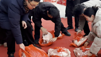 3万公里的牵挂！商丘一高校96名教师寒假家访慰问百名学生