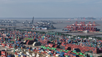 去年上海港进出国际航行船舶数量达4.6万艘次，创历史新高