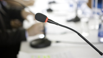 河南巩义通报“一学生用板凳攻击同学”：打人者已被劝退