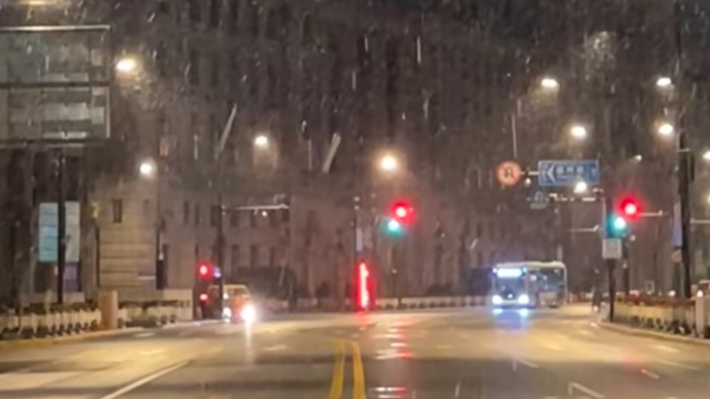 上海人的朋友圈被雪刷屏，今日大寒注意保暖