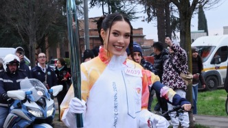 谷爱凌参与米兰冬奥会火炬传递