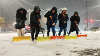 第1现场｜寒潮北下影响南方地区，湘黔桂赣有雨雪冰冻