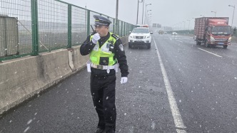 早高峰上海全市道路通行正常，部分高速采取限速措施