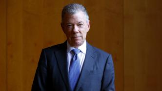 诺贝尔和平奖得主桑托斯答澎湃：美国交易化外交与“和平”背道而驰