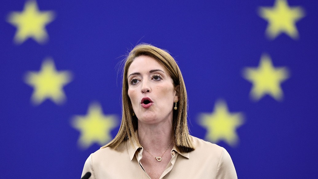 歐洲議會(huì)議長(zhǎng)稱(chēng)歐盟堅(jiān)定支持丹麥和格陵蘭島人民，會(huì)場(chǎng)爆發(fā)掌聲