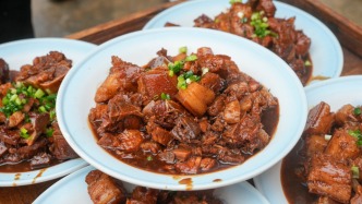 人民锐评：跟风办不好“刨猪宴”