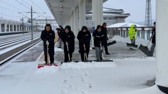 長三角鐵路全力應(yīng)對寒潮雨雪天氣，適時動態(tài)調(diào)整列車開行方案