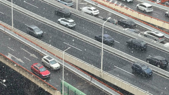 大风和道路结冰预警高挂，上海明天还下雪吗？