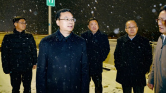 迎戰(zhàn)低溫雨雪冰凍，多地黨政一把手赴一線調(diào)研除雪工作