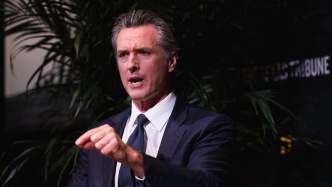 美加州州長喊話歐洲：該挺直腰桿了，繼續(xù)下去格陵蘭島就會被吞并