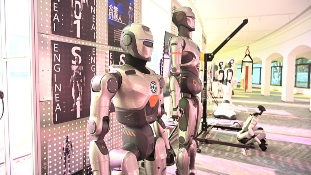 站得住、走得穩(wěn)、跑得快！2025年我國(guó)發(fā)布人形機(jī)器人產(chǎn)品超330款