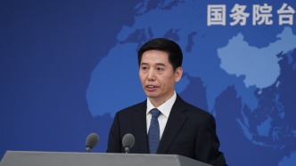 台防务部门近期多起采购案引发舆论争议，国台办回应