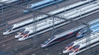 長三角鐵路春運40天預(yù)計發(fā)送旅客首破1億人次，中短途夜間動車組臨客開行量明顯增加