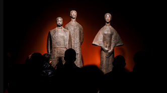 上海美术馆展出130余件曾成钢雕塑作品