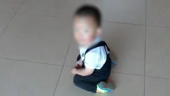 哥哥失聯(lián)多年22歲未婚小伙替兄養(yǎng)子，當(dāng)?shù)貐f(xié)調(diào)已給孩子辦低保