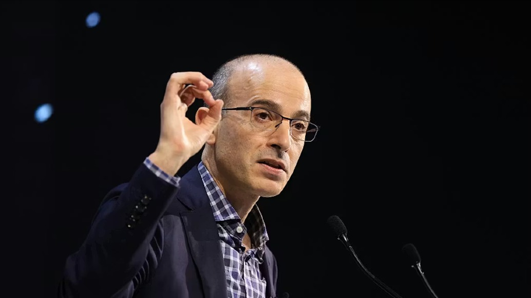 《人類簡史》作者尤瓦爾警告：若想避免AI接管語言、法律和權(quán)力，人類需提前10年行動