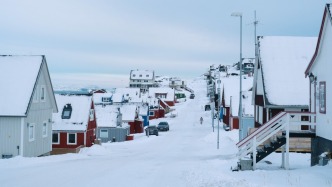 北约称将确保中俄不在格陵兰岛获得军事立足点，外交部回应