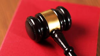 涉發(fā)文侮辱記者，上市公司及實控人一審被判道歉并賠償