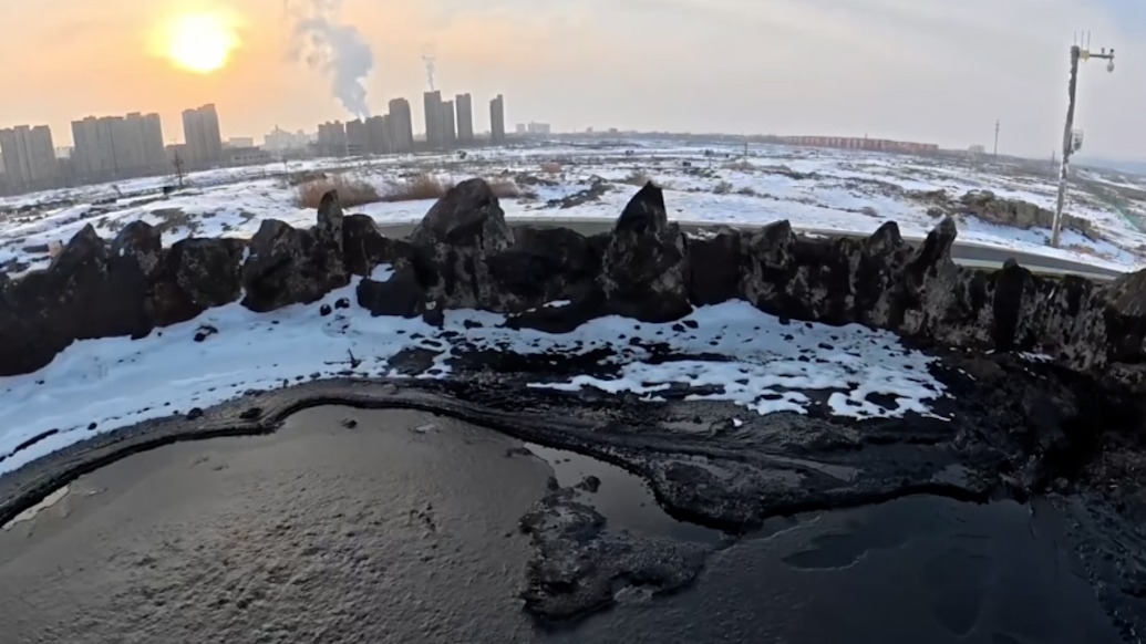 克拉瑪依迎極寒天氣，石油真的“油”被凍到
