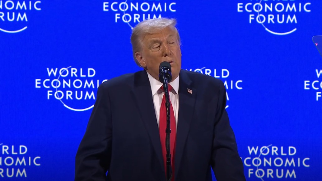 明查｜特朗普演講時當(dāng)眾羞辱加州州長？AI合成的音頻