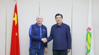 中國足協(xié)聘任克瑞斯·范·普維爾德?lián)沃袊闱騾f(xié)會技術(shù)總監(jiān)