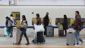 動(dòng)車組專家：我國(guó)旅客列車室內(nèi)二氧化碳濃度標(biāo)準(zhǔn)限值為2500ppm，限值內(nèi)濃度對(duì)健康無(wú)影響