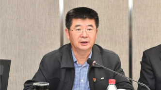 哈尔滨电气集团原纪委书记杨宏勇主动投案，接受审查调查