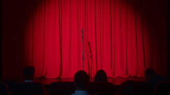 破壞藝術(shù)純粹性、導(dǎo)致票務(wù)市場混亂，媒體：劇院警惕“飯圈化”