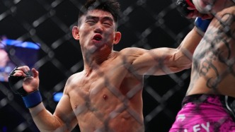 打滿三局惜敗奧馬利，走上聯(lián)合主賽的宋亞東雖敗猶榮