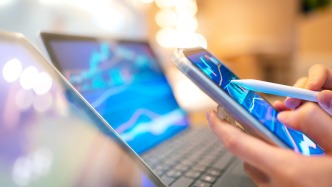 證券經(jīng)紀人8年減少超6.8萬！投顧迎4年來最大擴容，專業(yè)取代流量