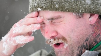 第1现场｜特大冬季风暴“围堵”美国：超市抢空，超2亿人受灾