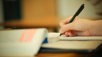 “省會(huì)做題家”張心怡：在“出題”與“解題”之間