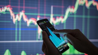 A股三大股指收跌：有色金屬板塊掀漲停潮，兩市成交3.2萬億元