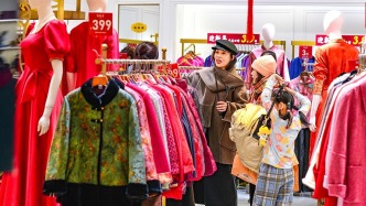 2025年我國(guó)全年社會(huì)消費(fèi)品零售總額首次突破50萬(wàn)億元