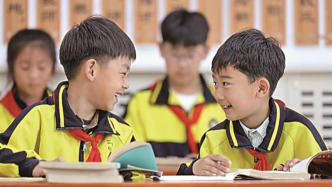 光明日?qǐng)?bào)聚焦：當(dāng)網(wǎng)絡(luò)梗溜進(jìn)校園，如何讓孩子“好好說(shuō)話(huà)”